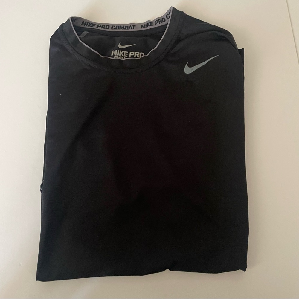 Mens Nike pro combat friend fit tee